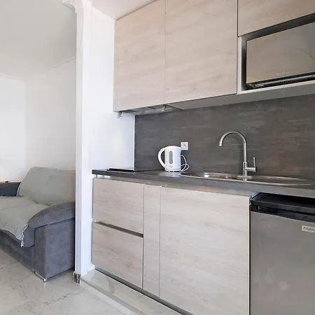 Tamanaco Salis Std * Αντίμπ